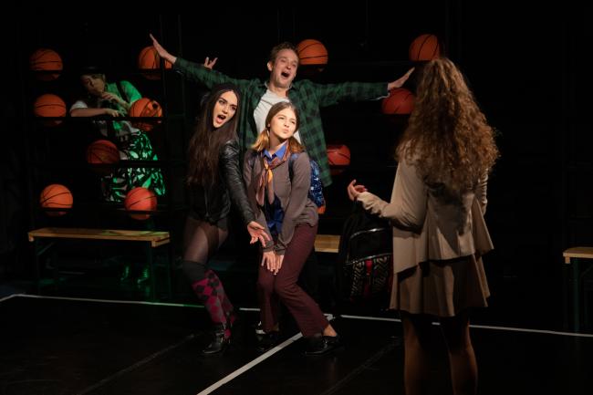 Nu vă spălați pe mâini… De teatru!