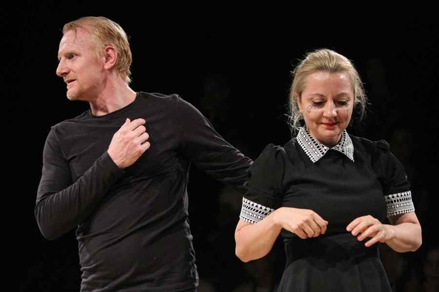 Hamlet – al doilea spectacol unteatru oferit gratuit cu sprijinul glo