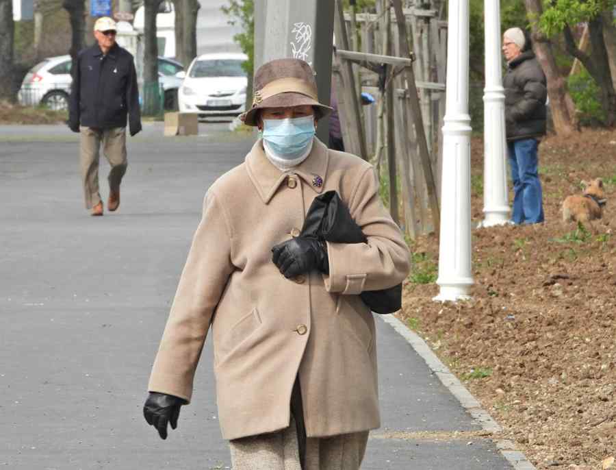 Piedone suspendă restricţiile anti-COVID