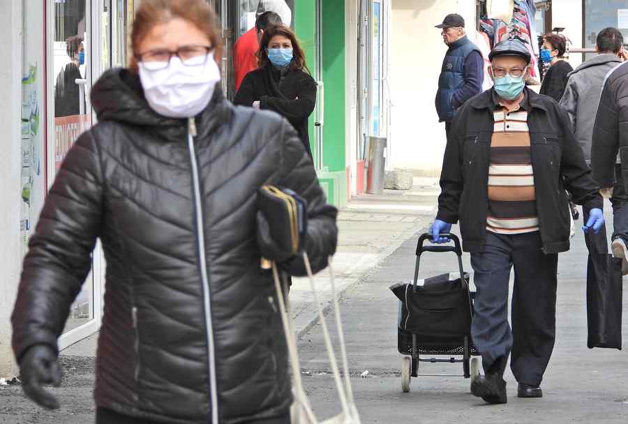 Avertismentul medicului Virgil Musta: „Orice persoană cu care ne întâlnim”