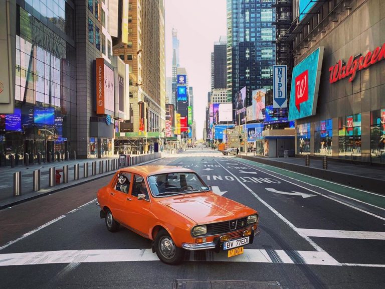 FOTO inedit! Cu Dacia 1300 prin New York-ul pustiu