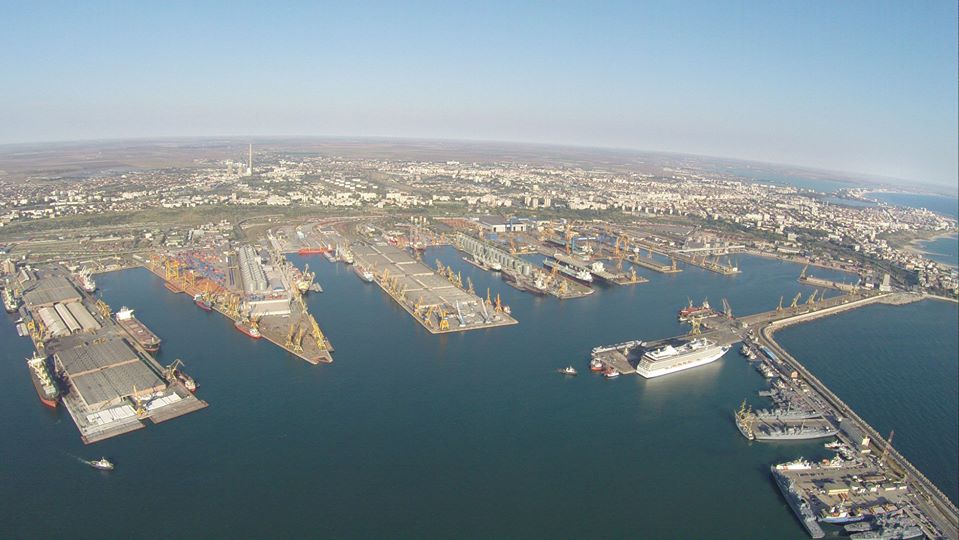 Portul Constanța, dat peste cap de Vela