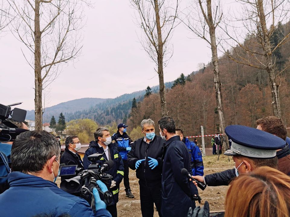 Cu ce se ocupă Vela după ce a pus țara pe jar