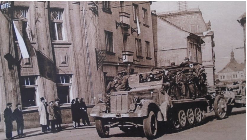 Invazii, ocupaţii, eliberări, sfere de influenţă…Ziua Victoriei! (I)