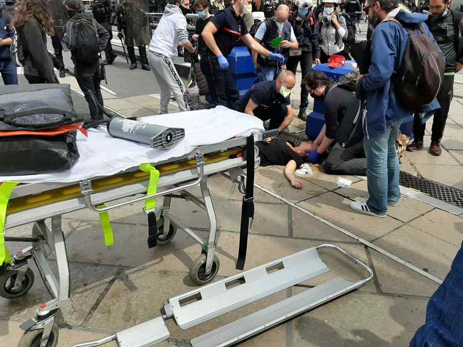 „Vestele galbene“ protestează, în ciuda interdicțiilor