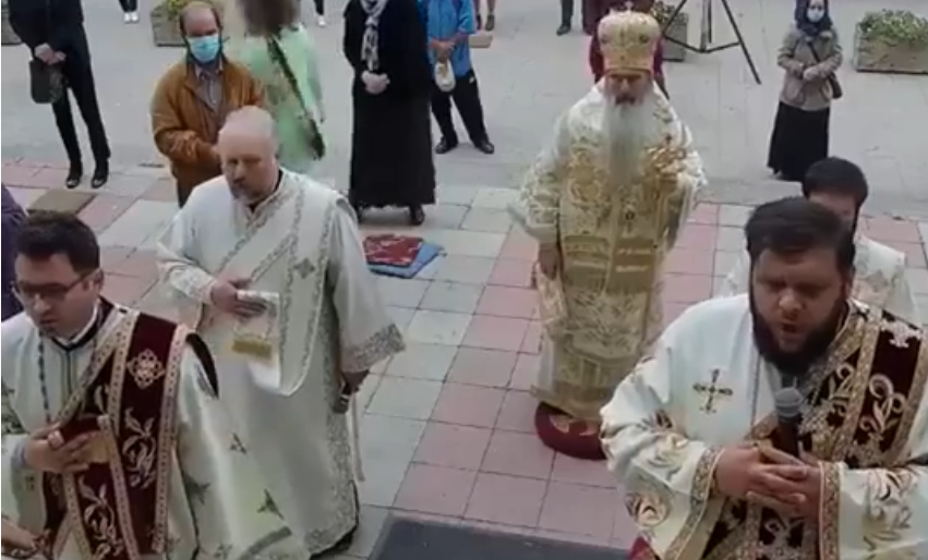 (VIDEO) Comedie cu ÎPS Teodosie și enoriașa