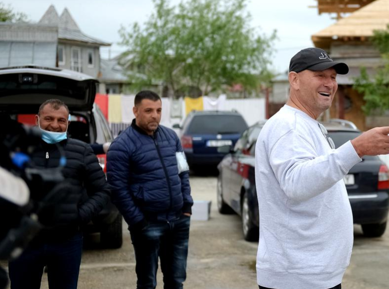 Cruciada lui Cataramă și Pleșoianu: „Mă tăvălesc prin făină și pesmet de râs!”