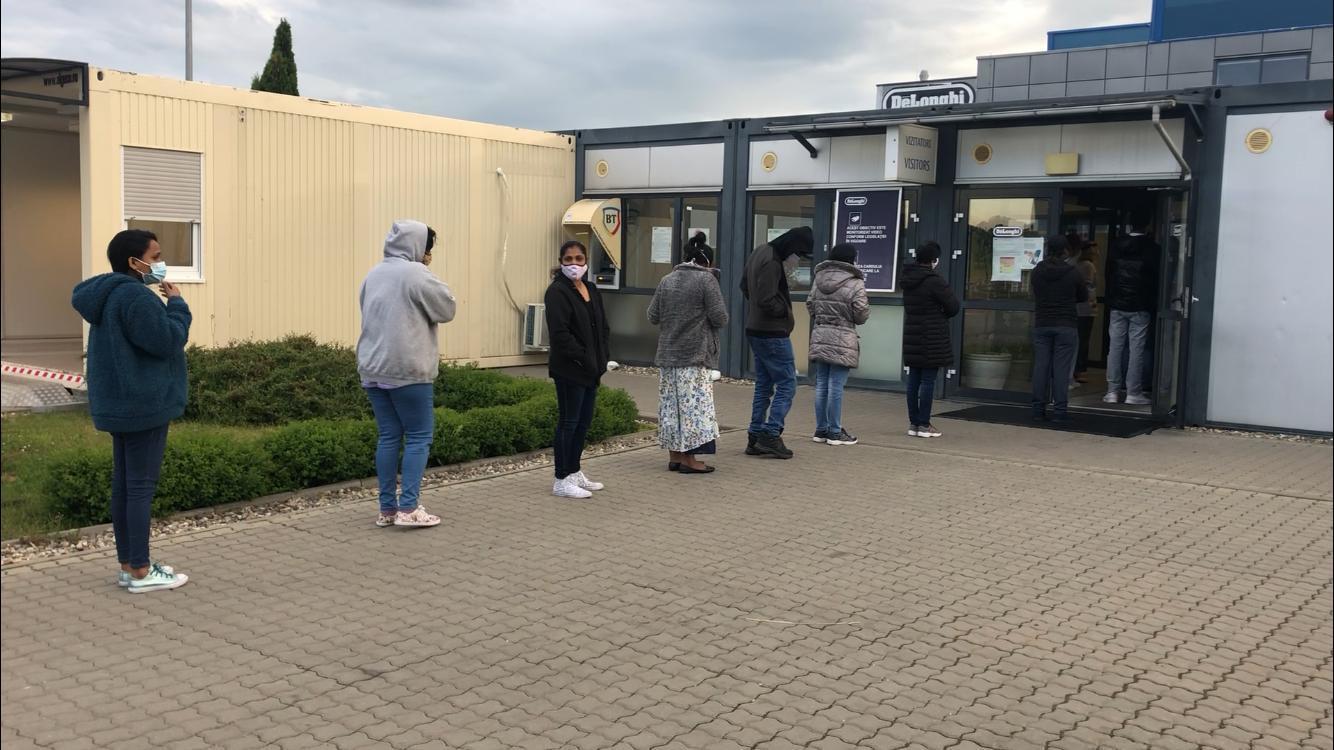 Mii de muncitori asiatici, aduși în România