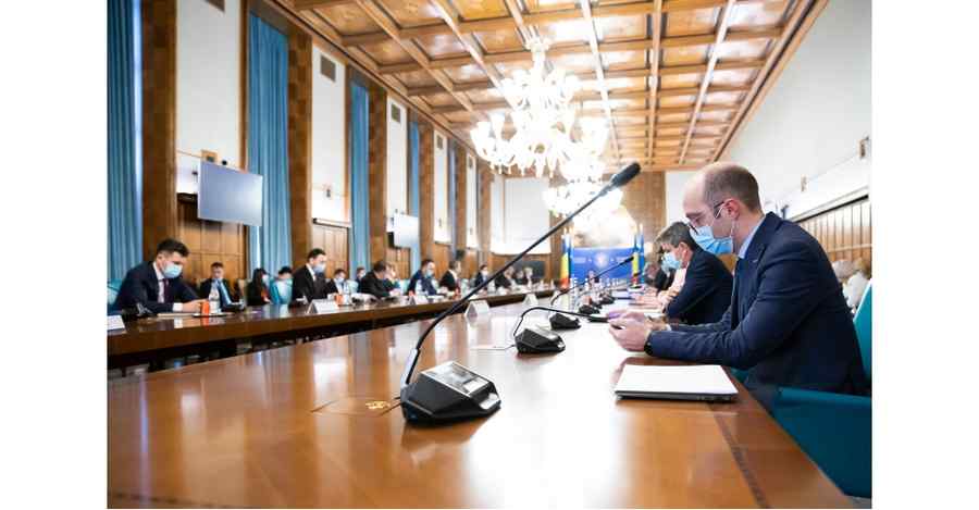 Guvernul, acuzat de măsuri antinaționale
