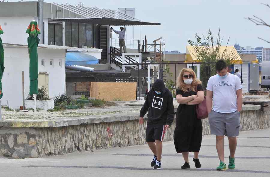 Încă o idee în mintea guvernanților: În restaurante și baruri, doar cu certificatul COVID!