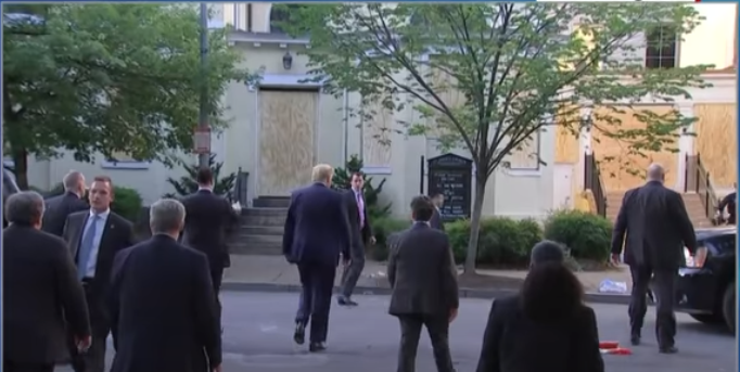 Mai poți să zici ceva? Trump, „la fel ca Churchill”