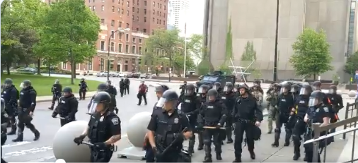 Pumnii mei minte nu are! Varianta americană