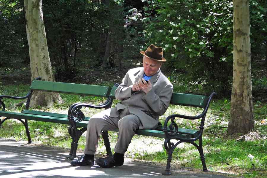 Smartphone-ul, util la orice vârstă