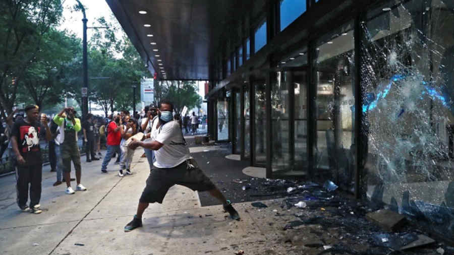 Acolo au dat, acolo a „crăpat”: Sute de companii afectate