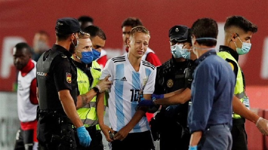 Prinde suporterul, „scoate-i ochii”!