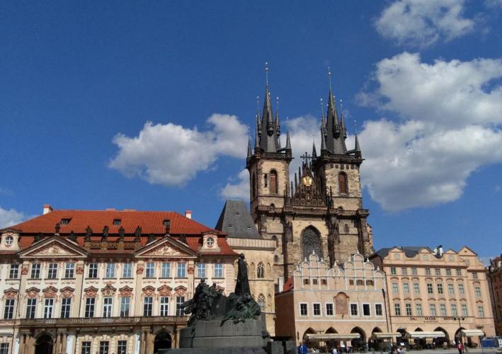 Noaptea bisericii – corespondență de la Praga