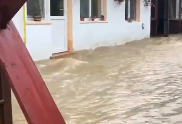 (VIDEO) Imagini teribile cu inundațiile din țară!