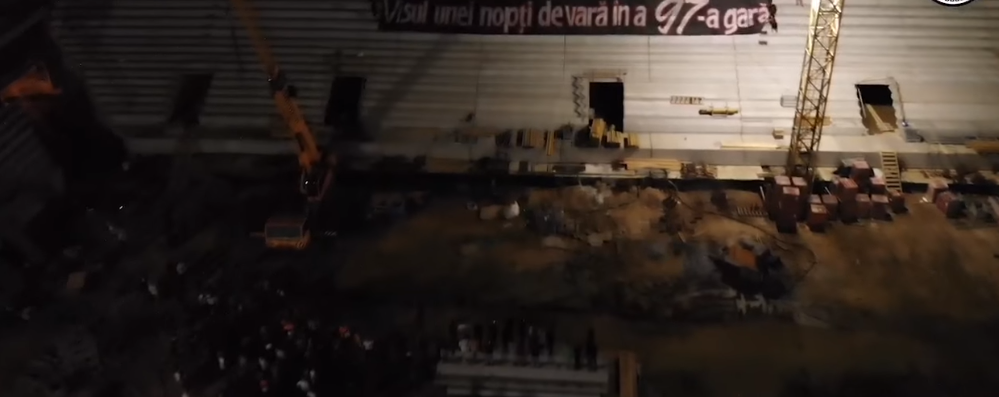 (VIDEO) „Visul unei nopţi de vară în a 97-a gară”