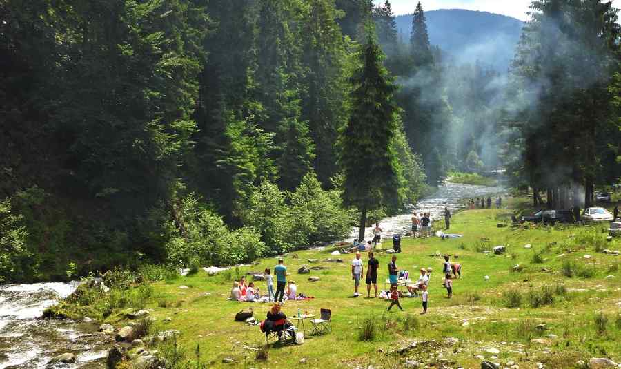 Instantaneu de pe valea râului Târgului