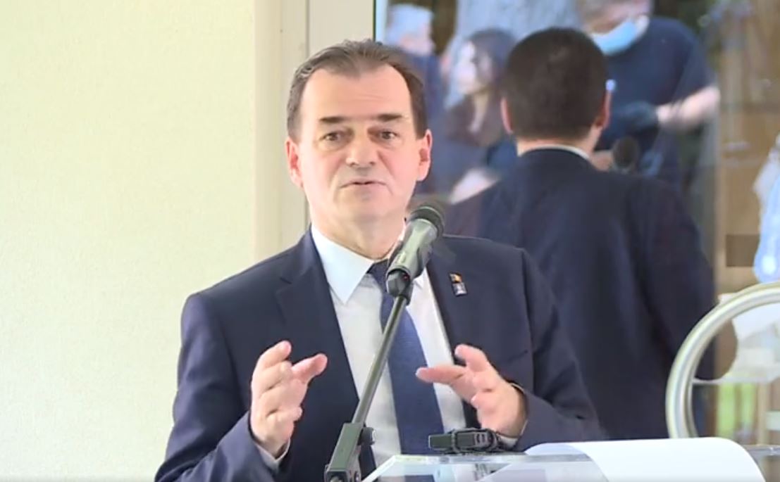 „Ludovic, să nu uiți să-ți completezi CV-ul”