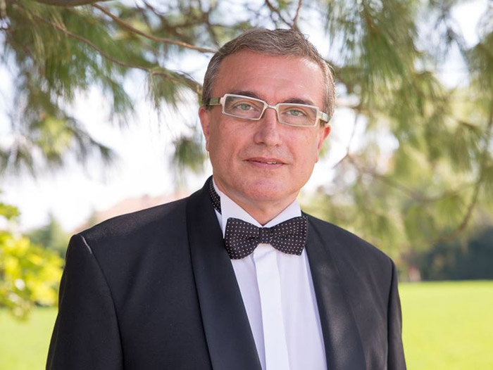 Românii, în apărarea fostului consul general la Bologna