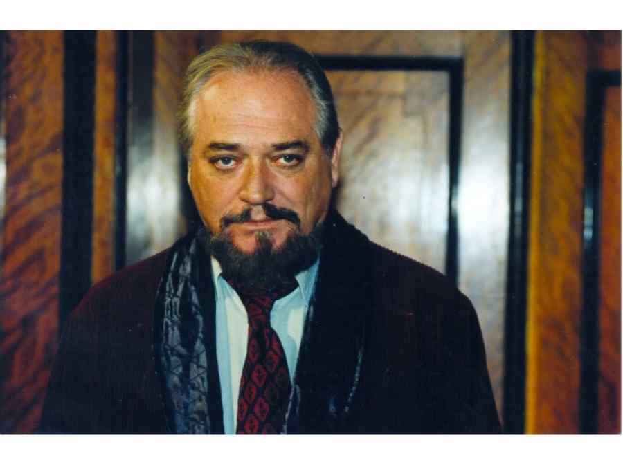 „Mihai Eminescu – Vreme trece, vreme vineˮ,  în grădina ICR