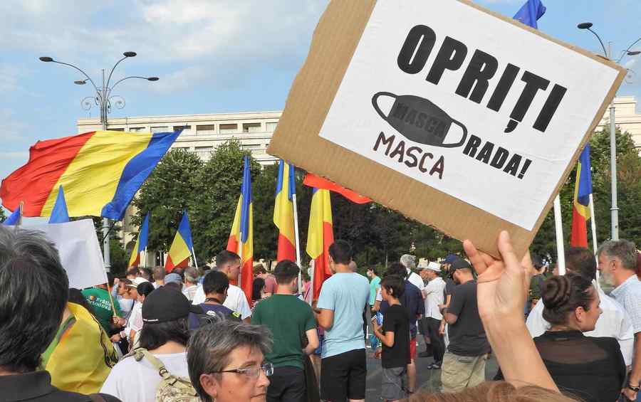 Protestul din Piața Victoriei, în fel și chip (fotoreportaj)