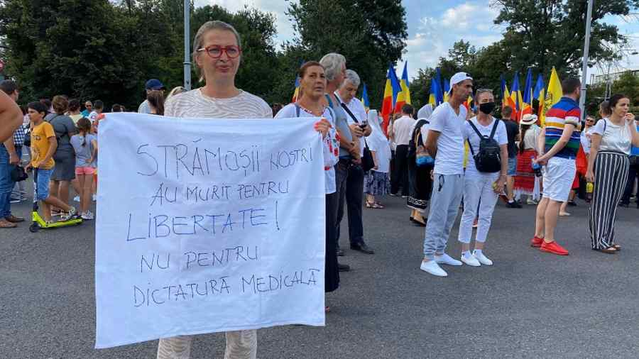 Amenzi la protestul din Piața Victoriei