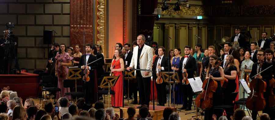 Vara Magică începe la Bucureşti, în aer liber