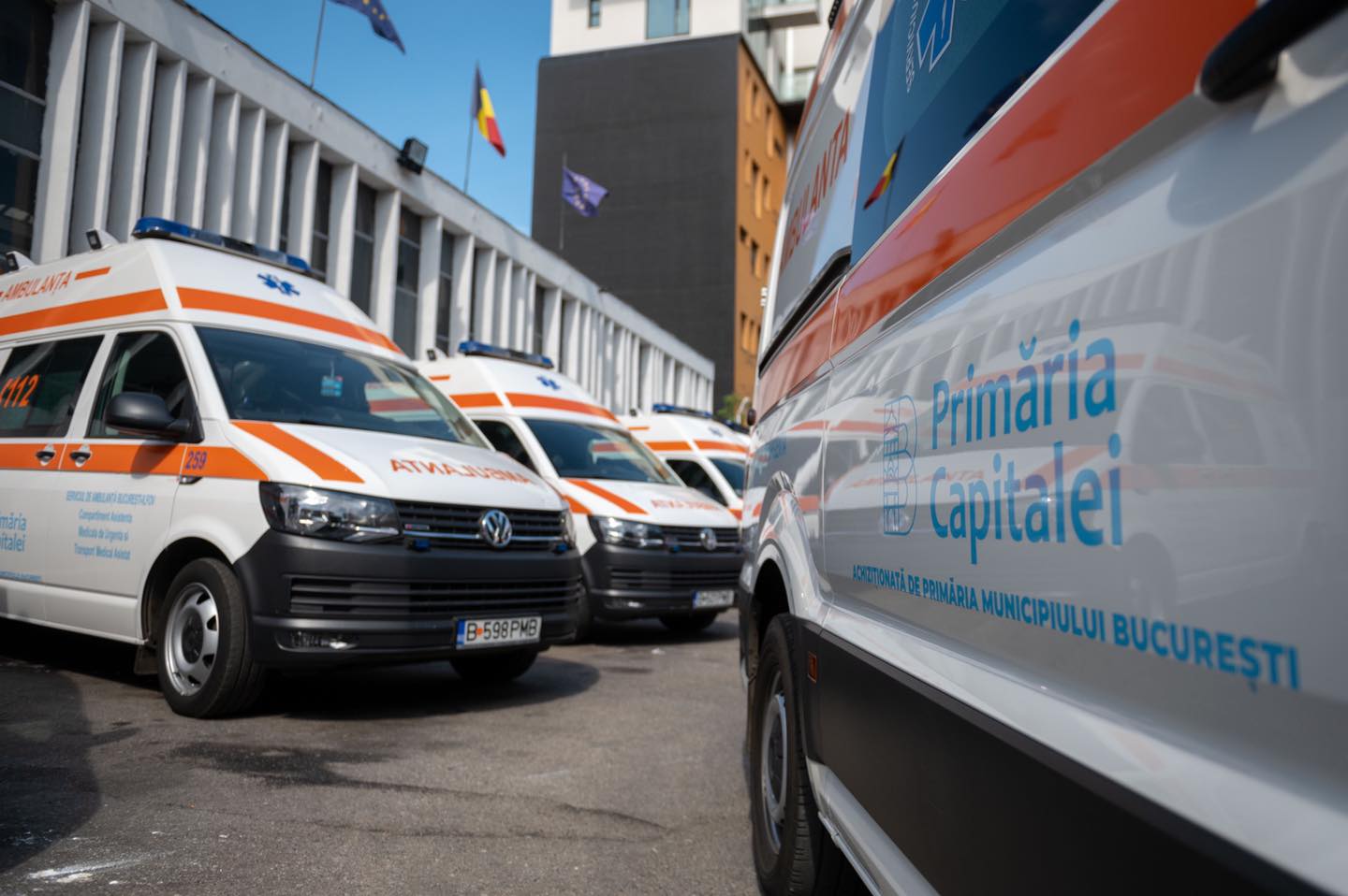 (FOTO) Așa arată ambulanțele lui Firea