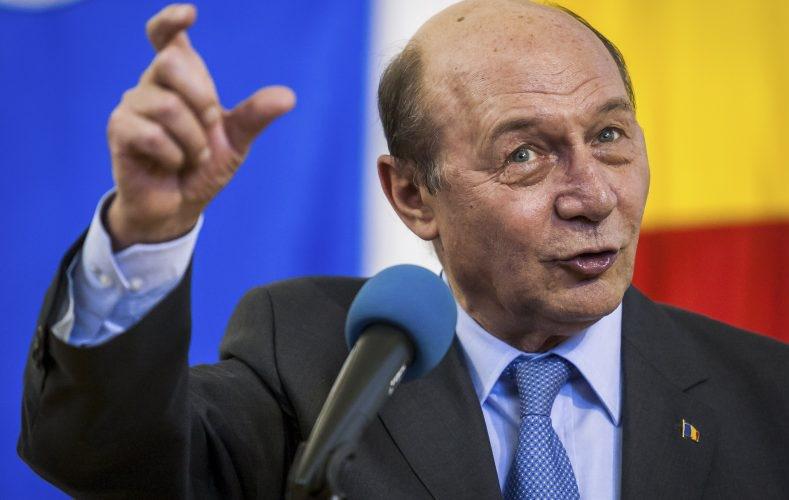 Traian Băsescu se dă drept exemplu