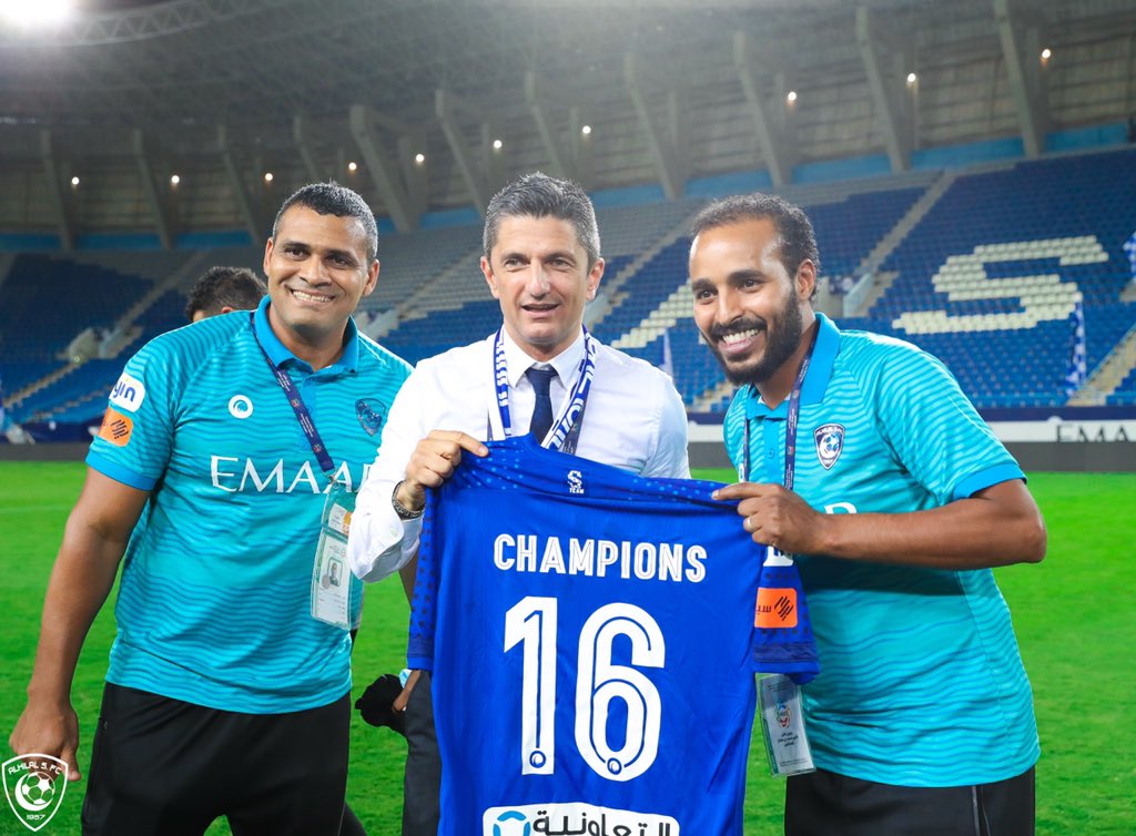 (FOTO) Încoronarea lui Răzvan Lucescu