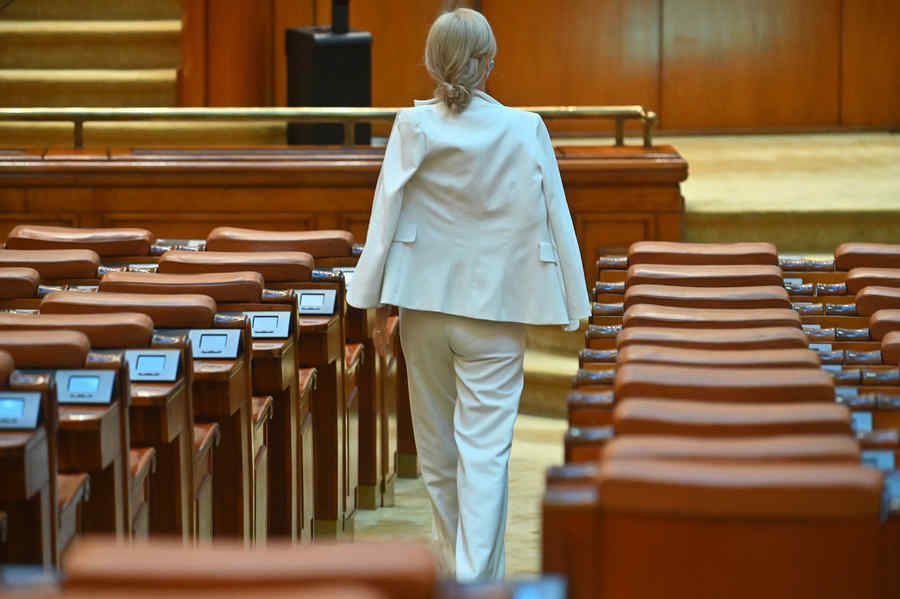 PMP revine cu propunerea de reducere a numărului de parlamentari