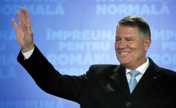 Cănuță, om sucit, a luat statul paralel și s-a mutat cu el într-o lume paralelă