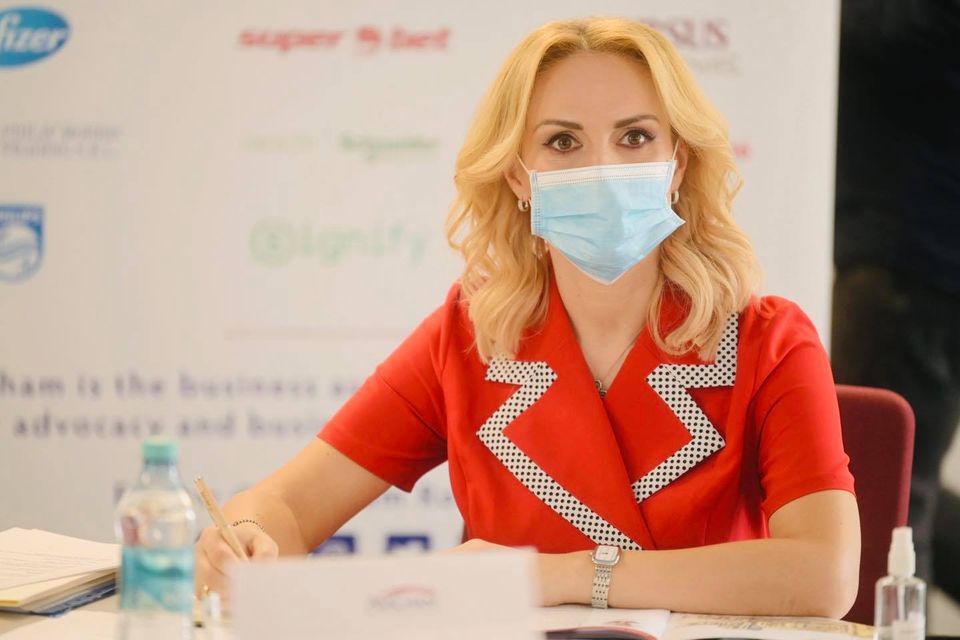 Gabriela Firea a deschis centrul de testare pentru elevi și profesori
