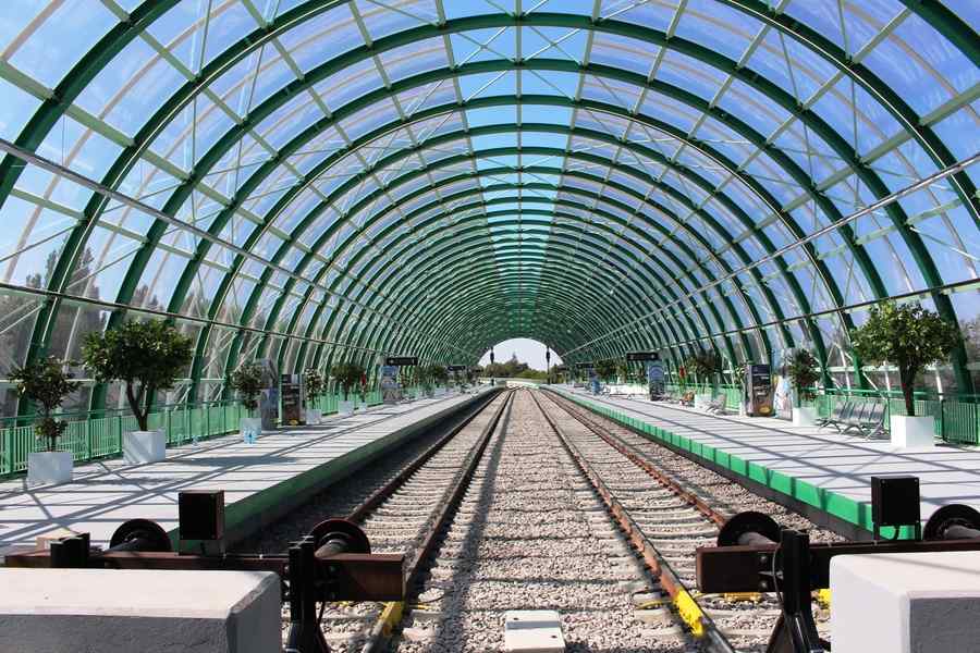 Trenul spre Otopeni, întârziere mai mare ca durata călătoriei