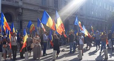 Protest în Piața Universității față de purtarea măștii