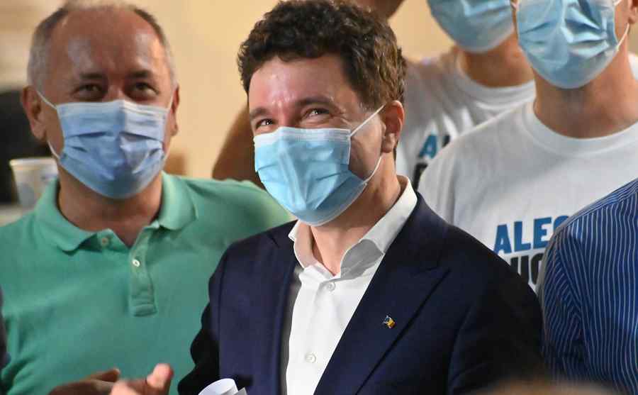 Cum a calculat riscurile Nicuşor Dan: „Nu intru în definiția contactului”
