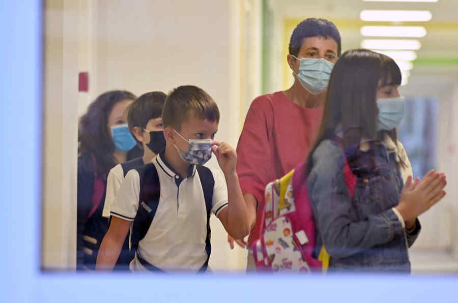 Anunțul lui Cîmpeanu despre începerea şcolii