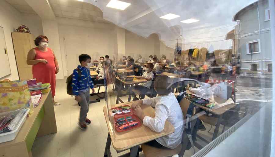 A eșuat și testarea elevilor: „Doar circa 4.000”