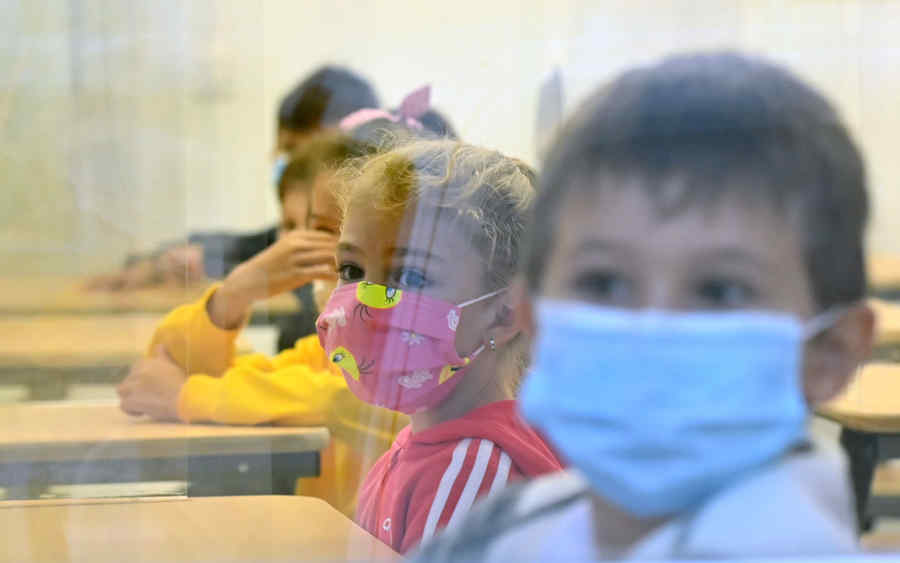 Școlile cad pe capete (Update)