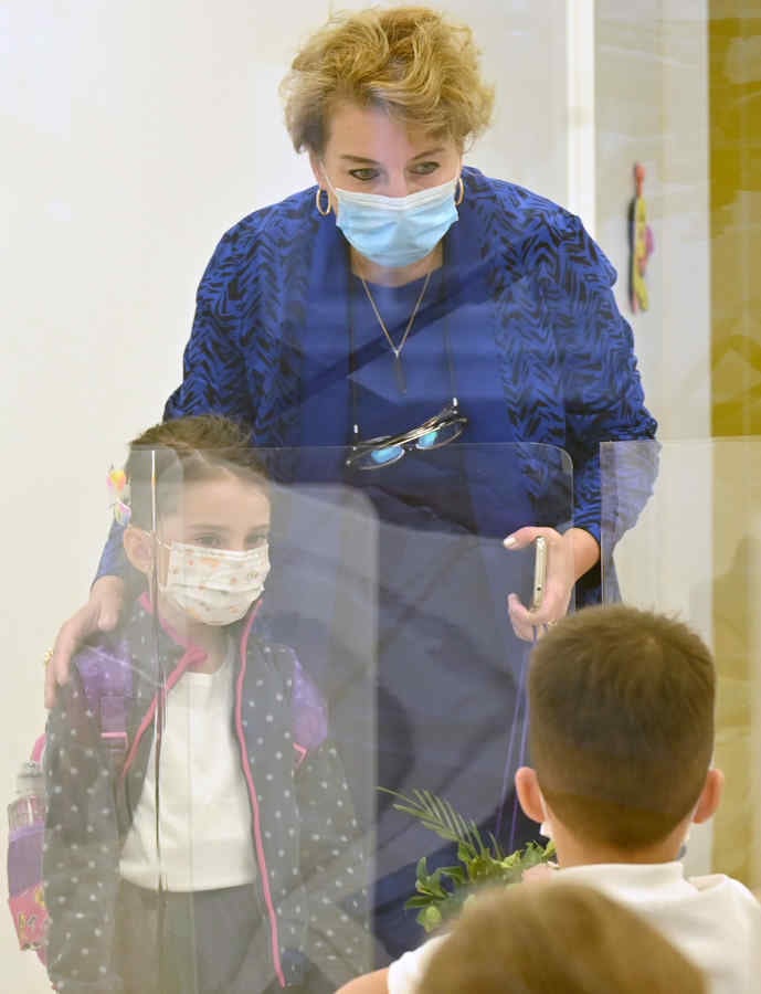 Scenariile după care se deschid şcolile