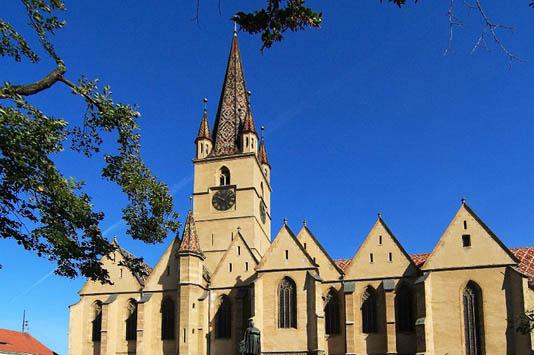 Credincioși sfătuiți de Biserică pe cine să voteze