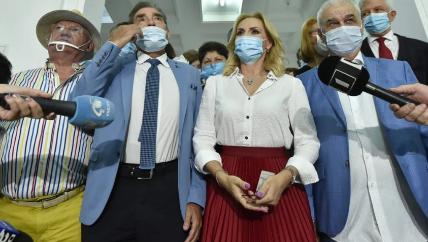 „Victorioșii” dau bir cu fugiții