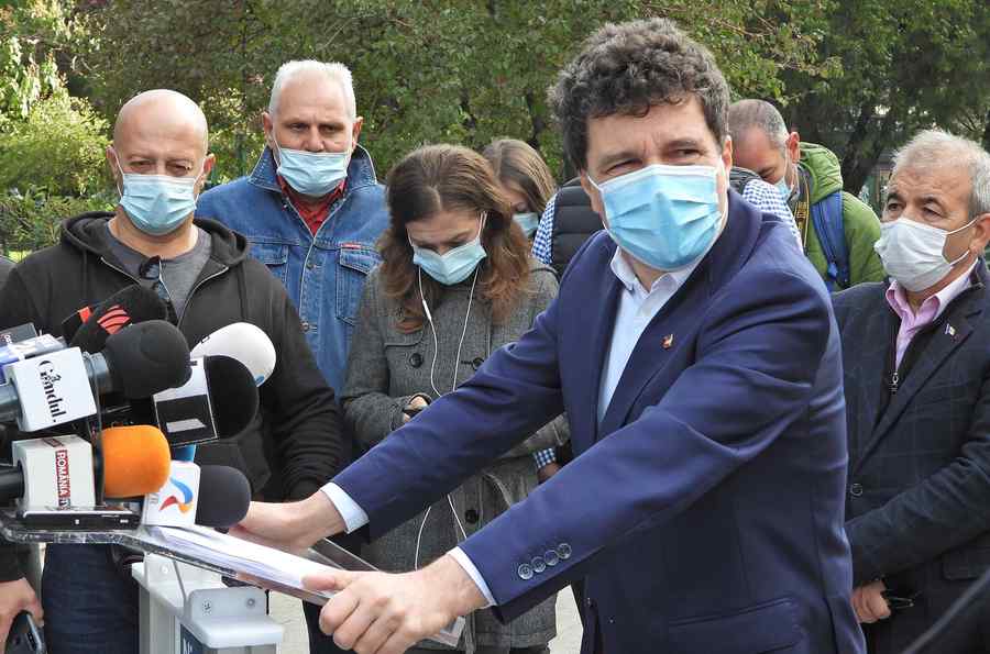 Nicușor Dan a intrat în rându’ lumii!