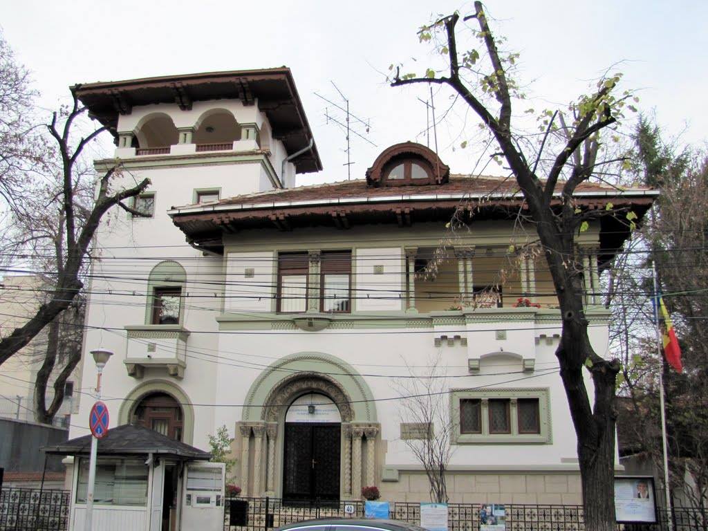 Procurorii moldoveni, percheziții la Consulatul de la București