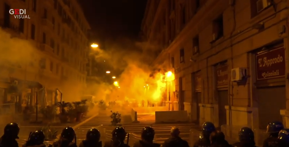 (VIDEO) Scene de război pe străzile Italiei