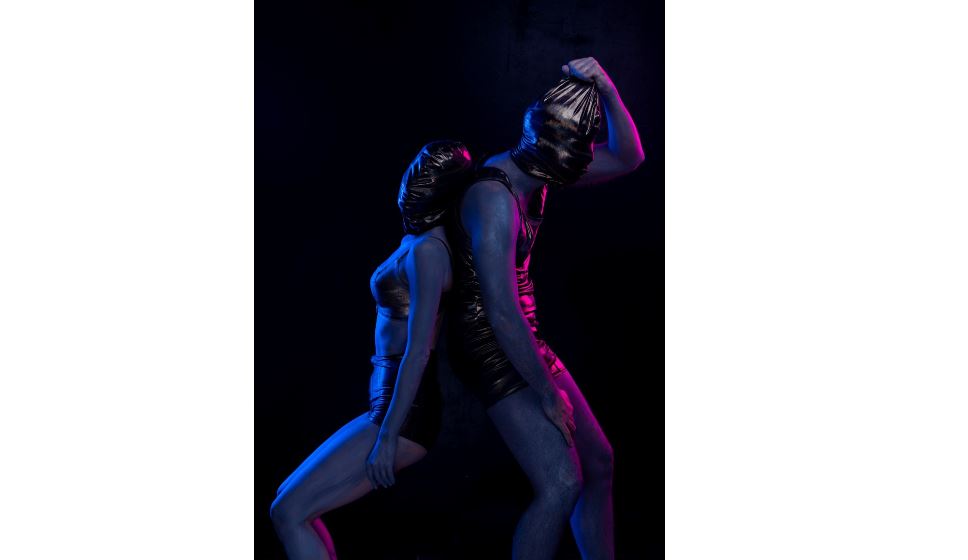 Un spectacol despre misterele creierului uman – în premieră online