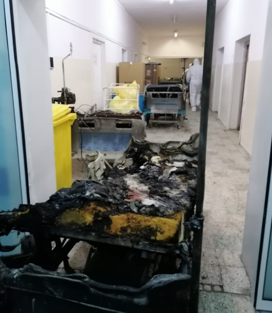 Fiecare cere demisia celuilalt