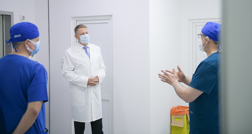 Profetul Iohannis dă în gropi și se dă de gol